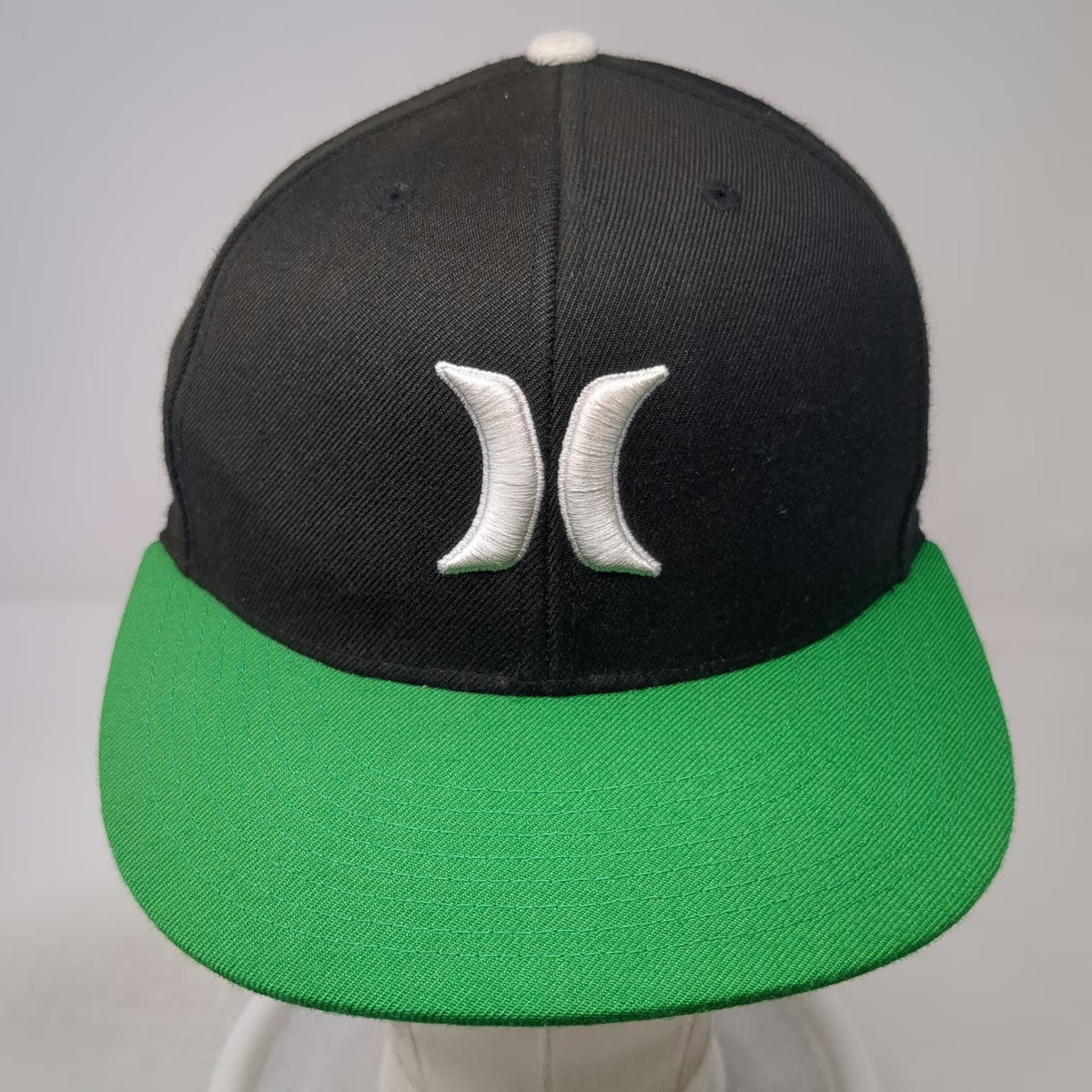 Hurley Baseball Cap Black Green 7 1/4 Fitted Hat Flat Brim Logo Two Tone Wool
