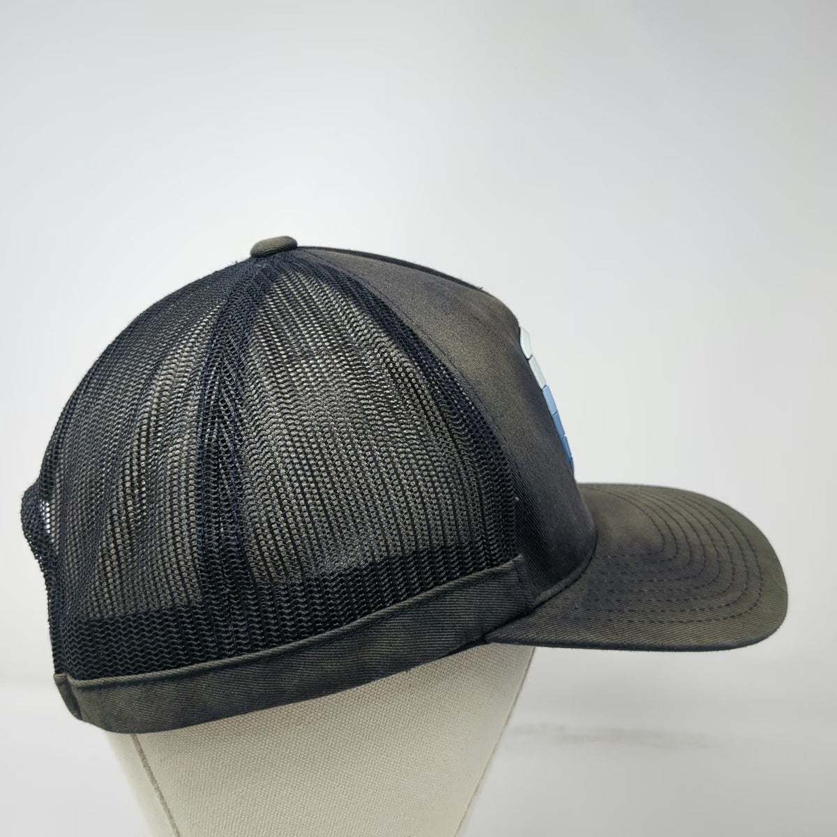 G/FORE Trucker Hat Blue One Size Mesh Back Snapback Circle Logo Gradient Pins