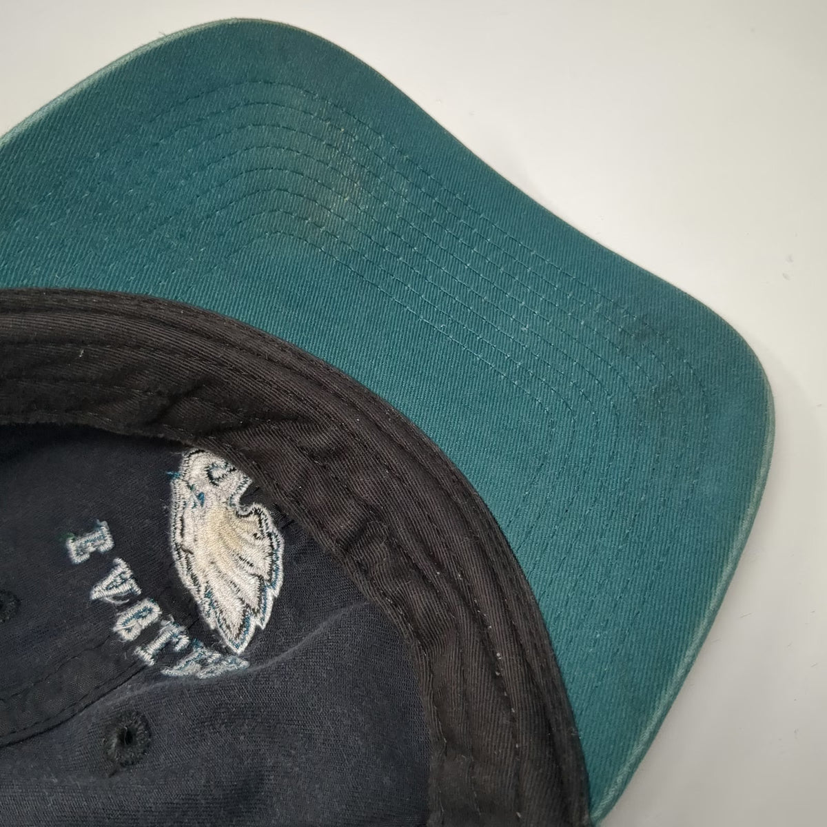 Philadelphia Eagles NFL Team Apparel Cap Black Green One Size Slideback Hat Logo