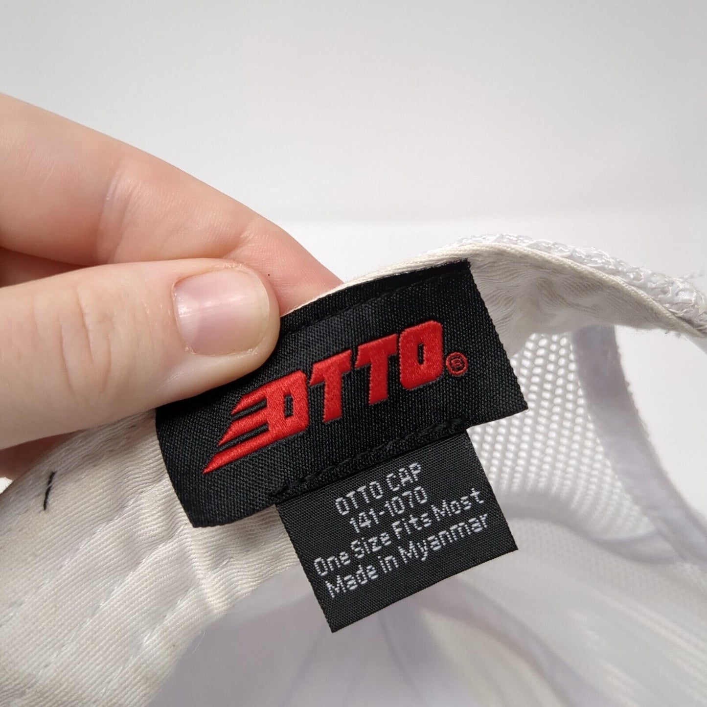 Parform Snapback Mesh Back Trucker Hat White OSFM Embroidered Otto