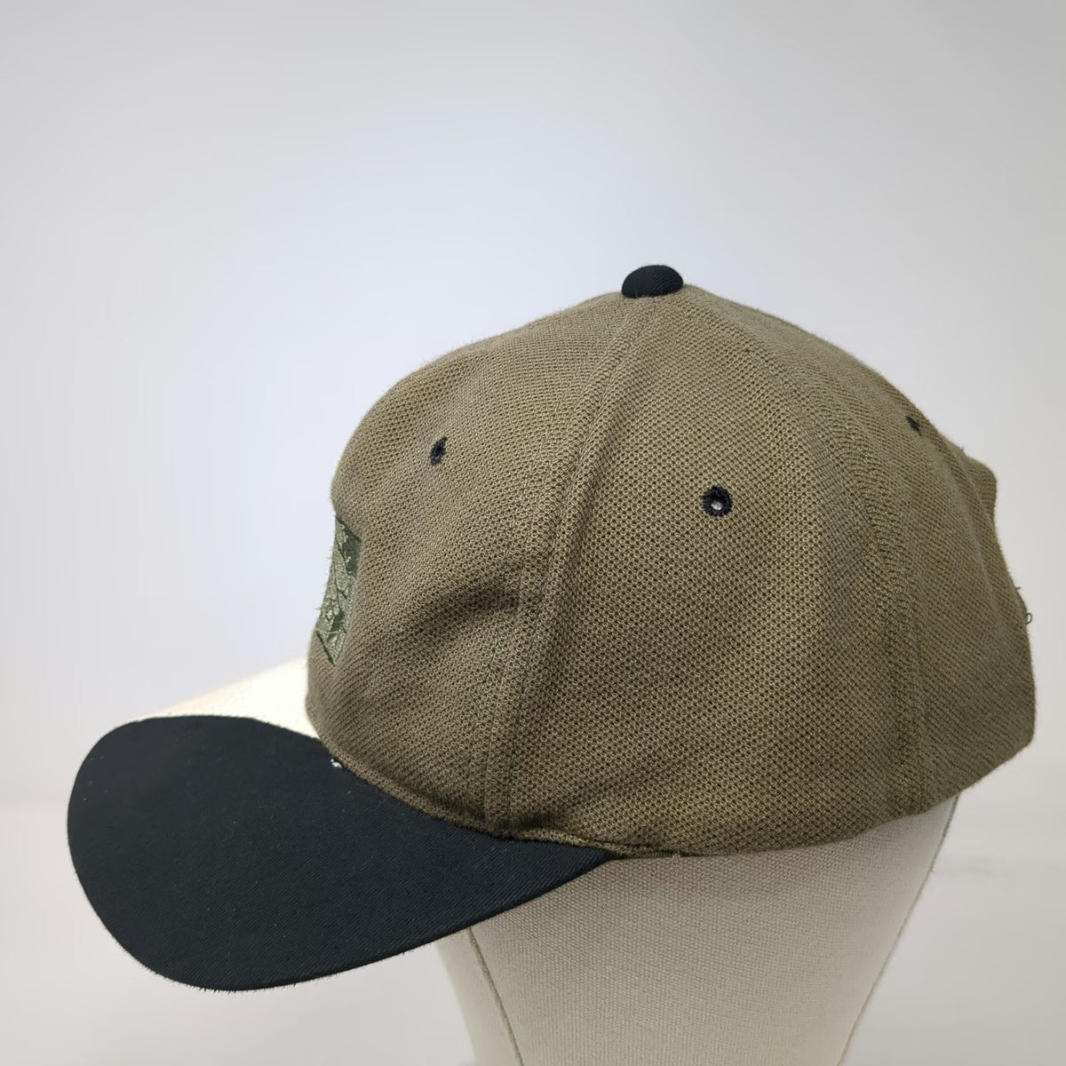 Hilton Snapback Green White Black One Size Handshake Chevron World Map Hat