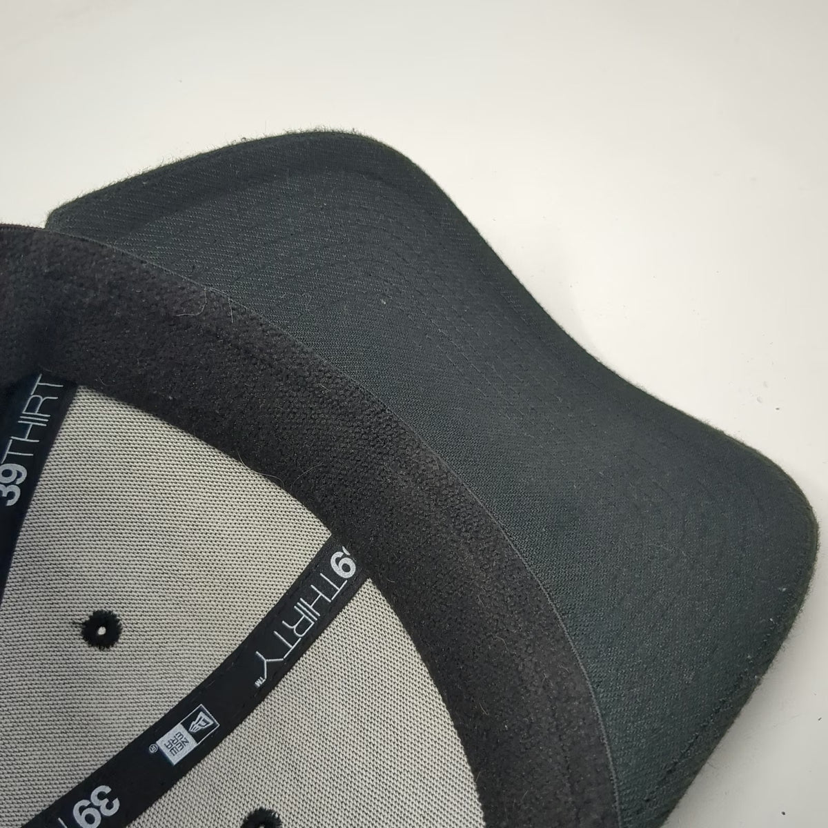 Cleveland Browns NFL New Era Hat Black M Tonal Logo Stretch Fit 39THIRTY Curved