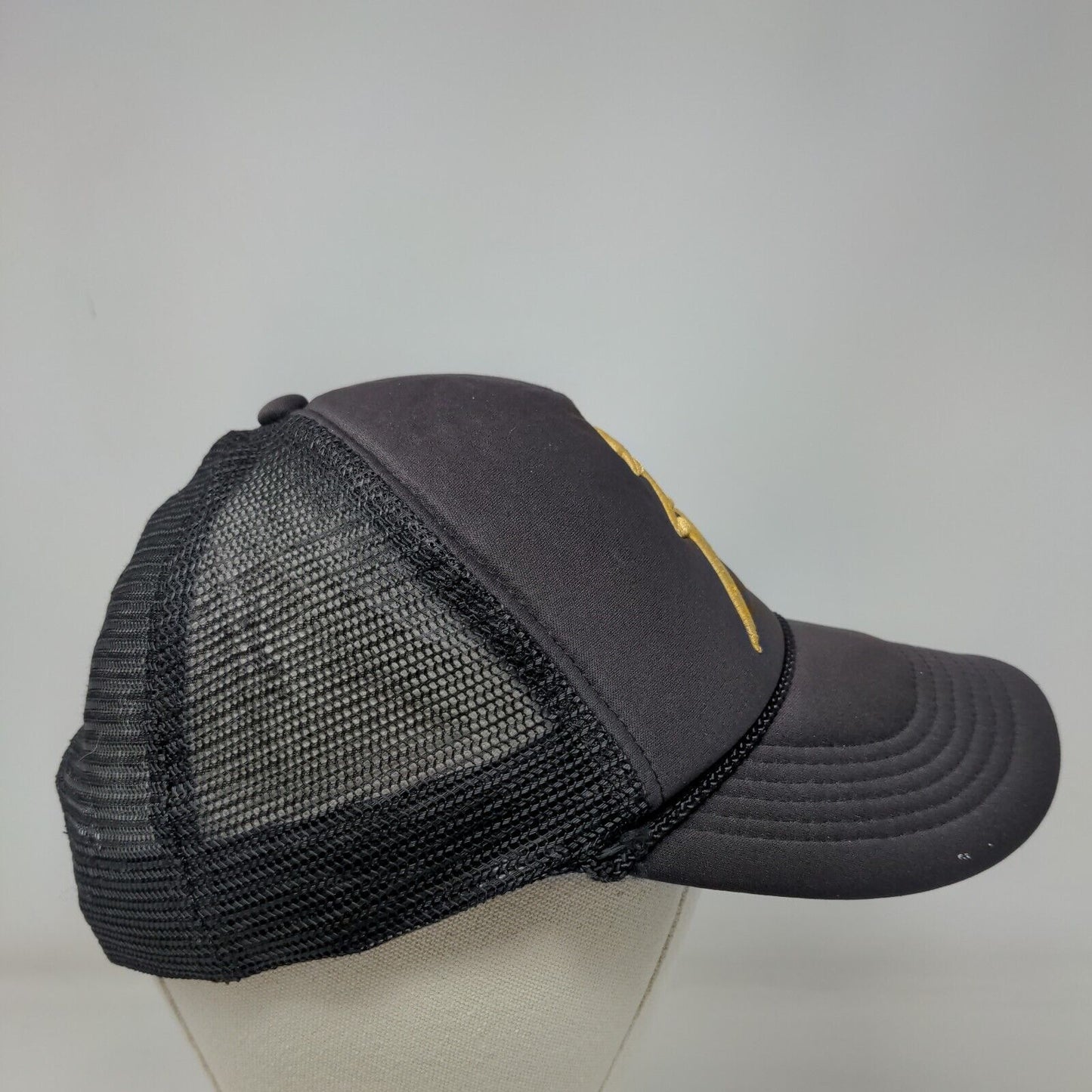 Lightning Horse Snapback Mesh Back Rope Trucker Hat Black One Size Nissun