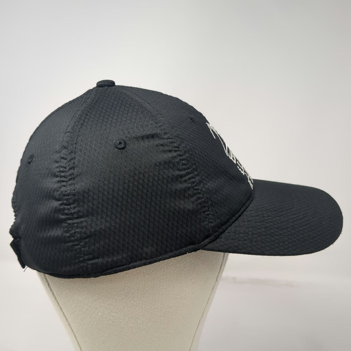 Under Armour Baseball Cap Black One Size Seward Alaska Resort Slideback Hat