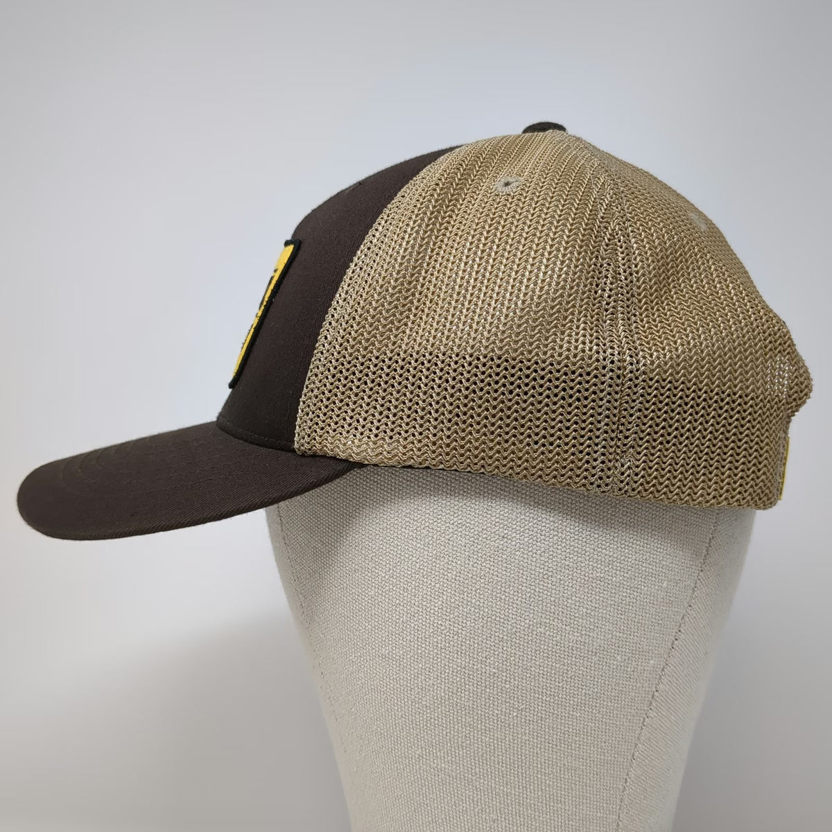 DeWalt Trucker Hat Brown One Size Mesh Back Snapback Flexfit Guaranteed Tough