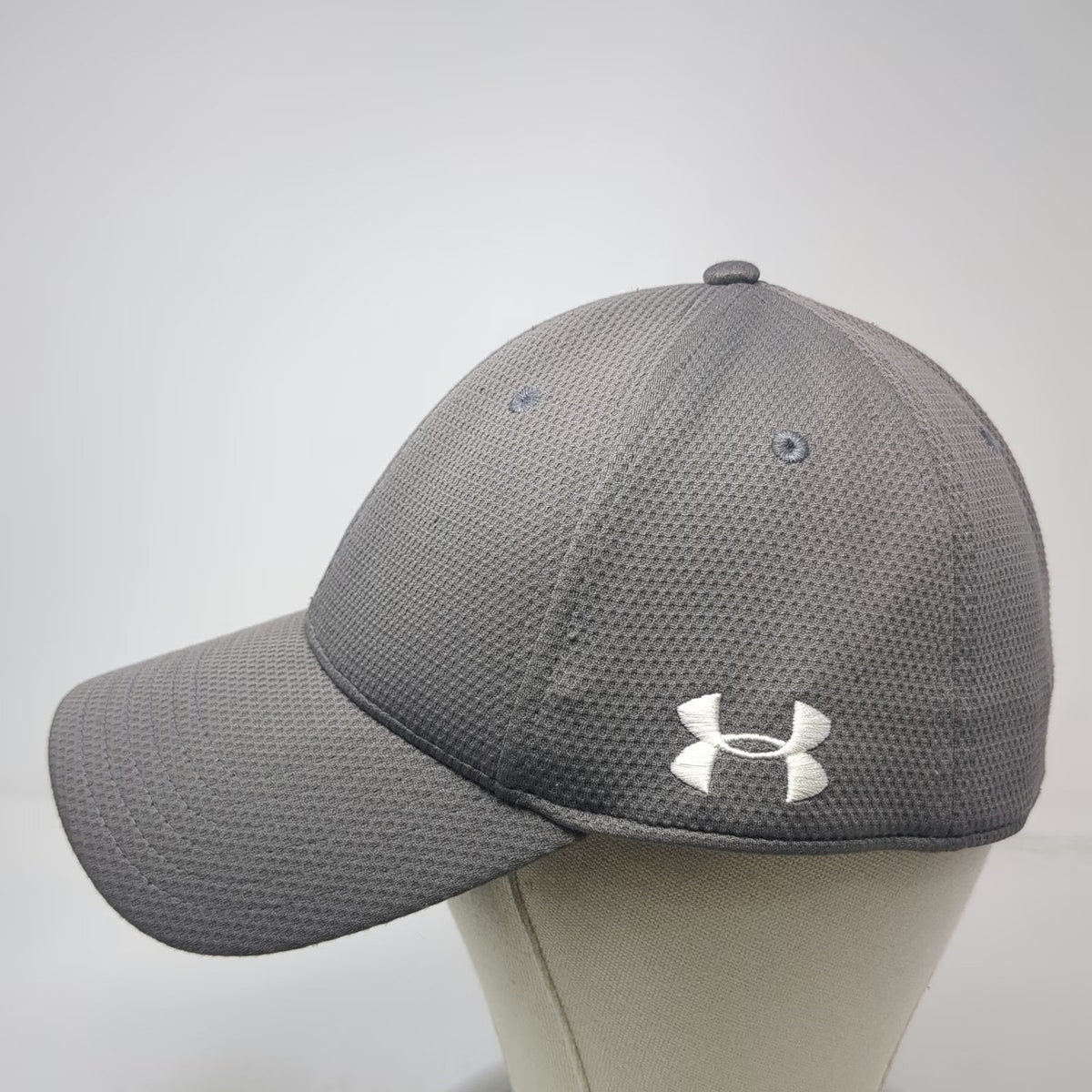 Under Armour Baseball Cap Gray XL Fitted Mesh Performance Athletic Workout Hat