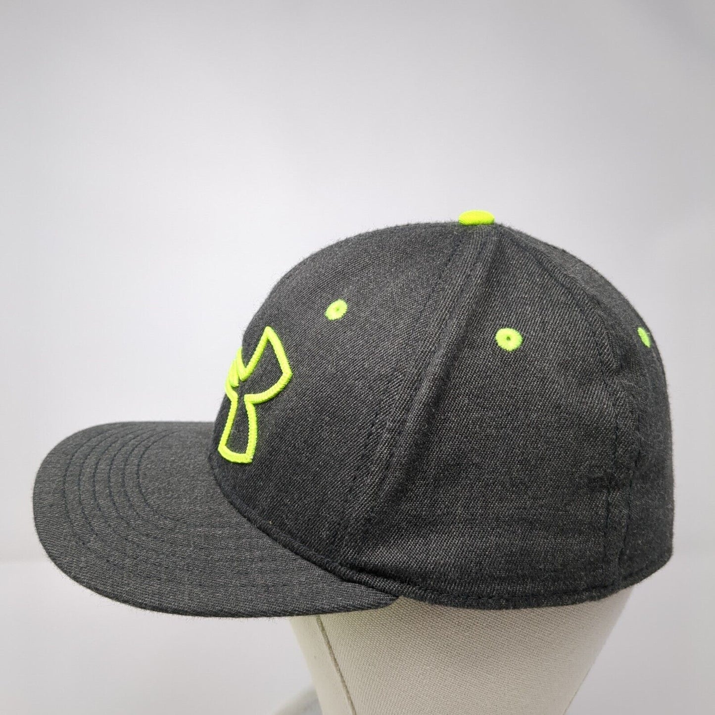 Under Armour Big Logo Fitted Hat M/L Stretch Gray Embroidered 6 Panel