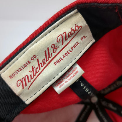 Chicago Blackhawks NHL Mitchell & Ness Snapback Red Hat One Size Green Brim Wool