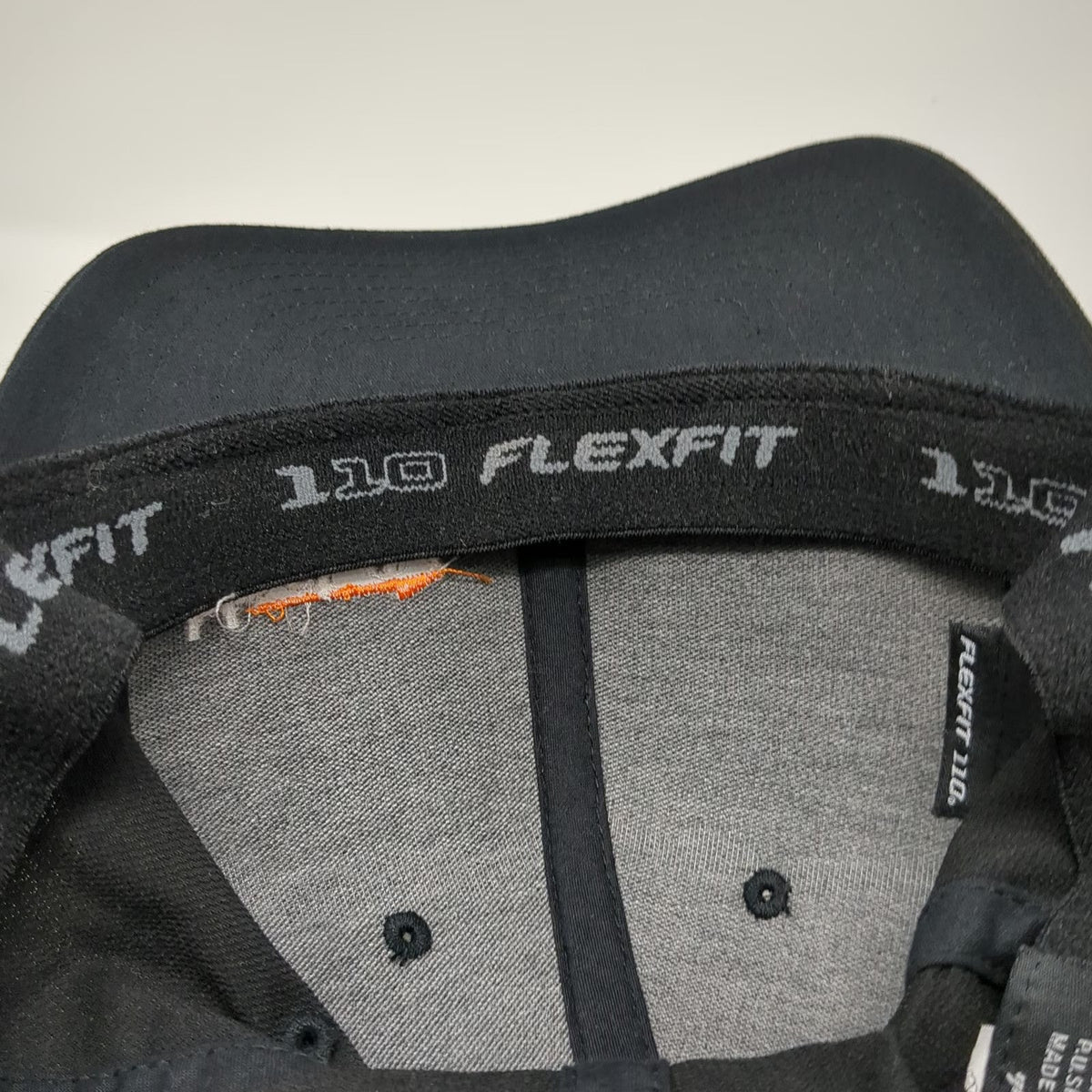TravisMathew Snapback Black Hat One Size thryv Logo Yupoong Flexfit 110 Stretch
