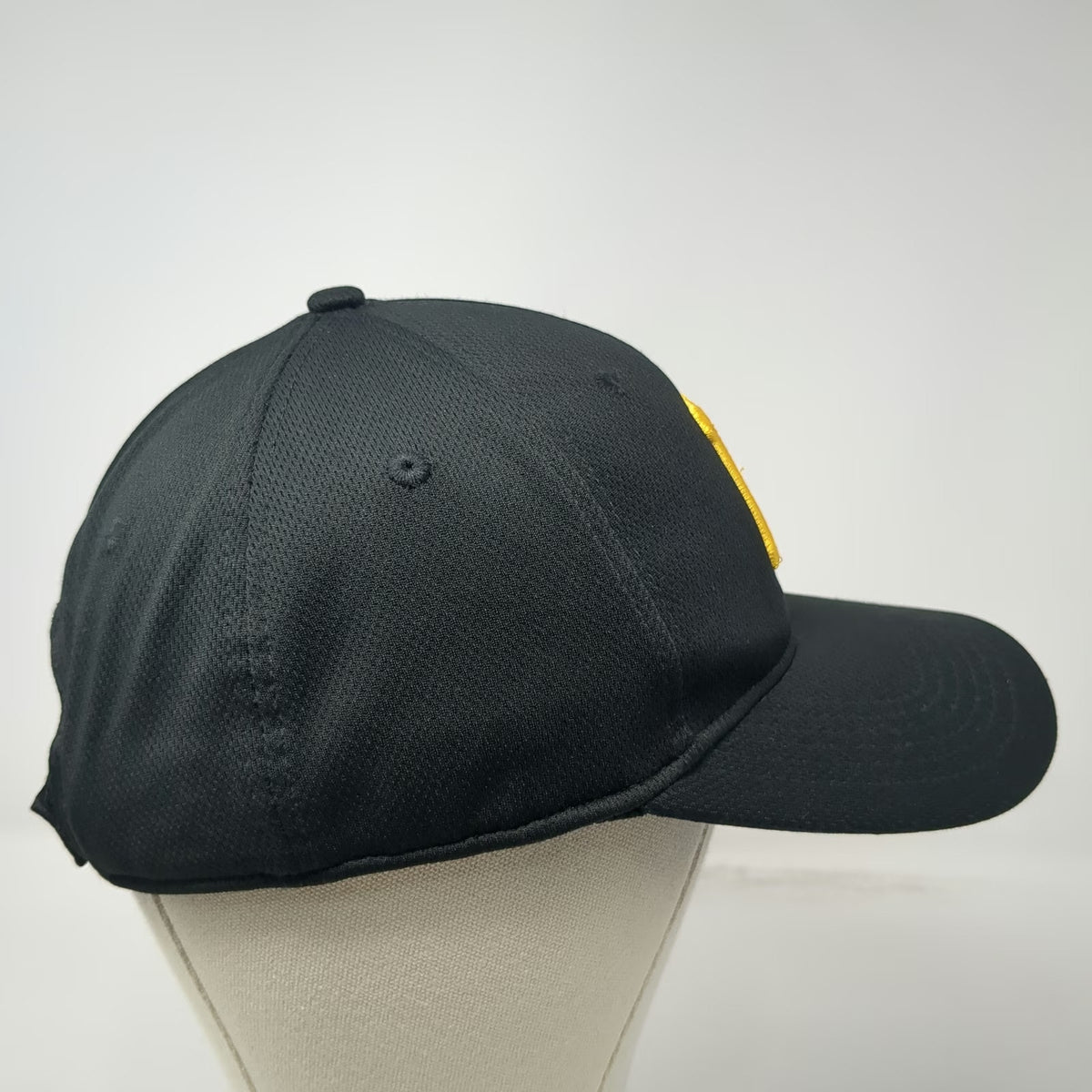 OC Sports Pittsburgh Pirates MLB Baseball Cap Black One Size Strapback P Logo