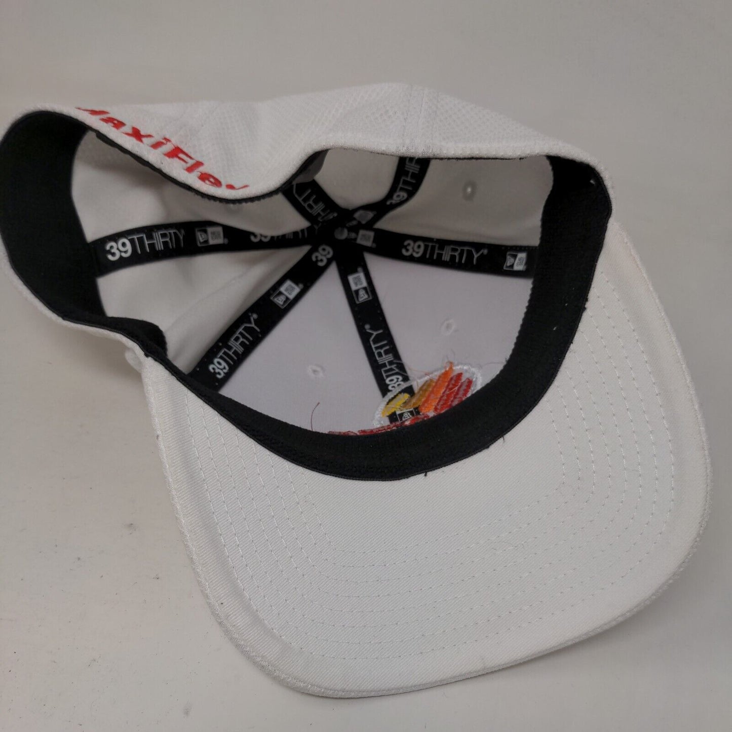 ATG Fitted Hat White Medium/Large Embroidered Maxiflex New Era 39Thirty