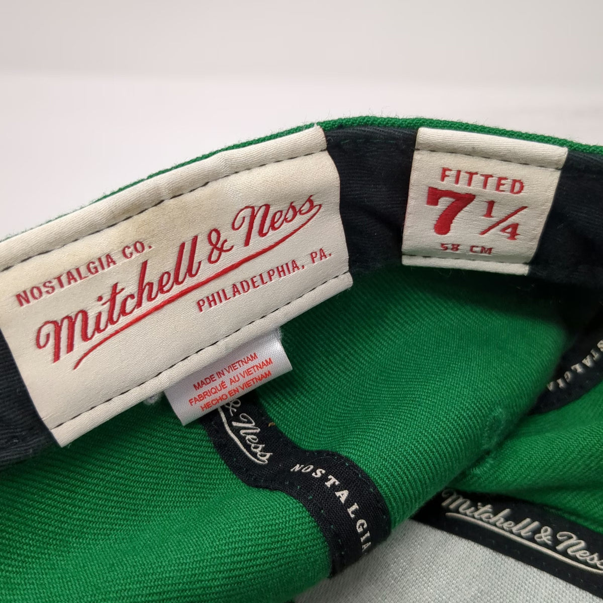 Hartford Whalers NHL Mitchell & Ness Green Cap 7 1/4 Fitted Wool Blue Underbrim