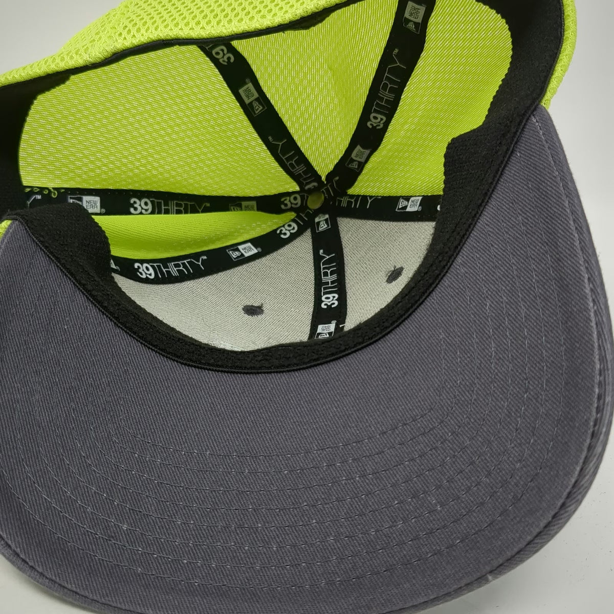 New Era Baseball Cap Gray Yellow XL 39THIRTY Mesh Stretch Fit Structured AFC Hat