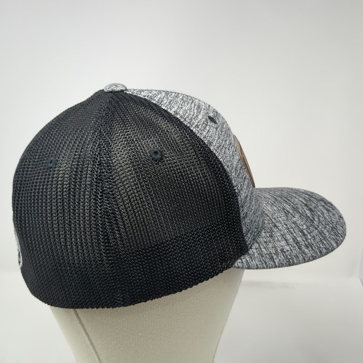 Ariat Trucker Hat Gray XL Mesh Back Leather Patch Flexfit Stretch Logo Graphic