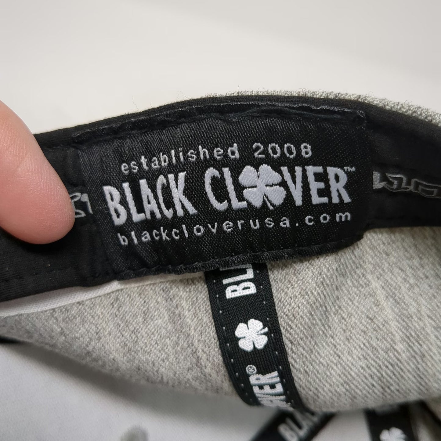 Black Clover Snapback Hat Gray One Size Live Lucky Clover Logo Flexfit 110 Tech