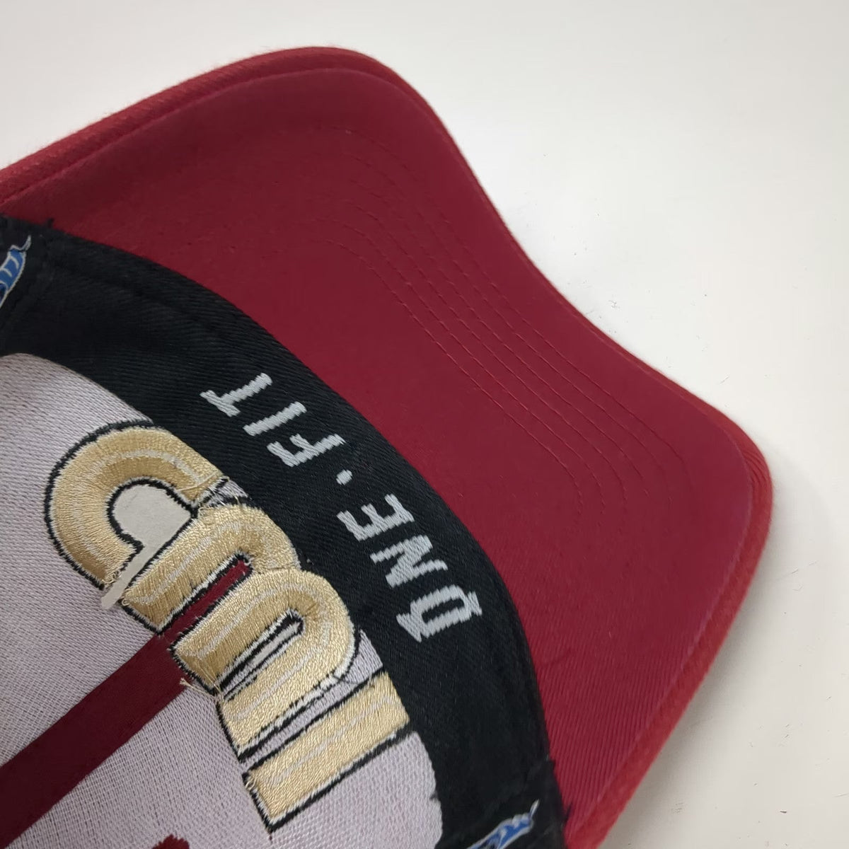 Top of the World CWI NCAA Baseball Cap Red Gold Black M One Fit Stretch Logo Hat