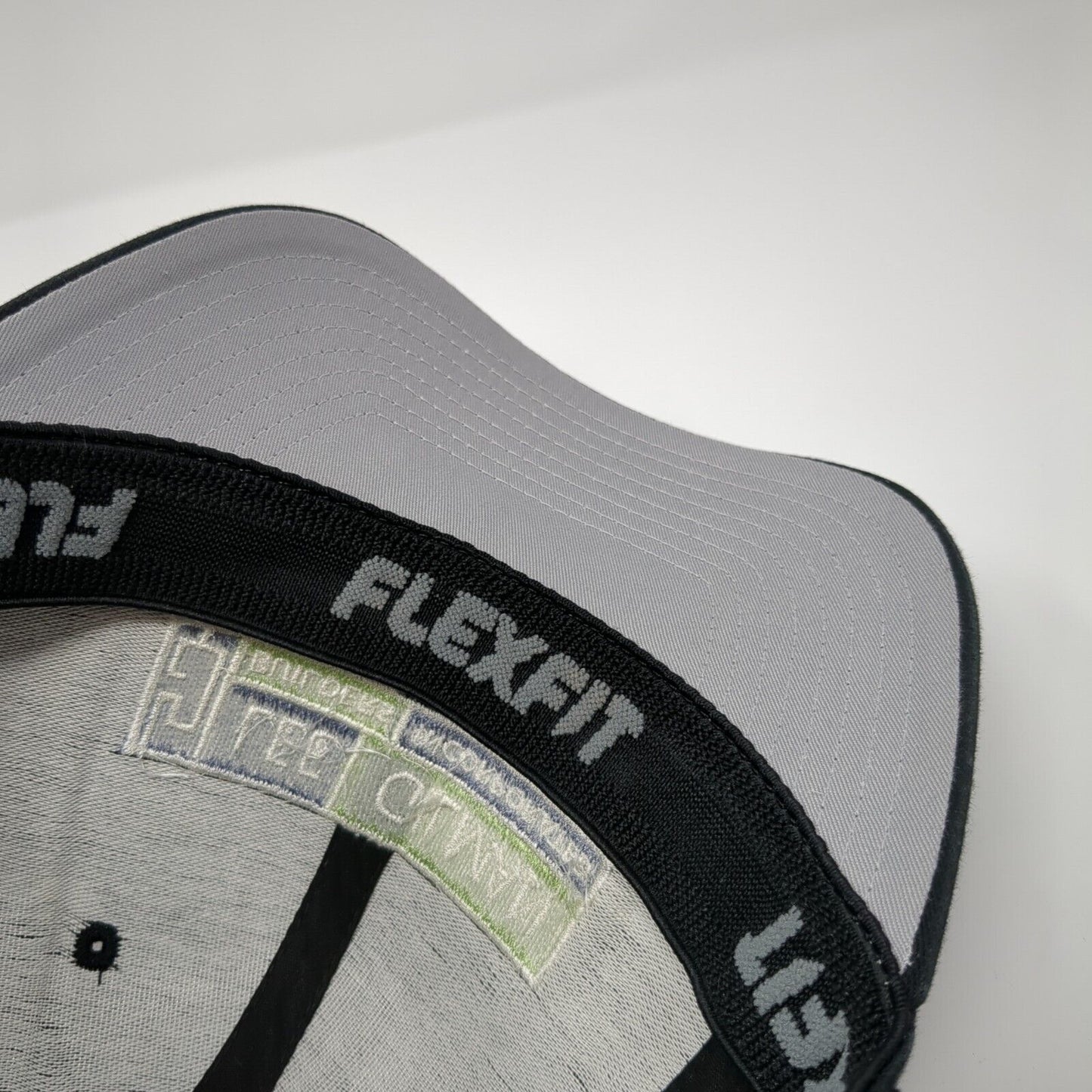 Lee Gilman Builders Inc Fitted Hat Black S-M Embroidered Flexfit Yupoong