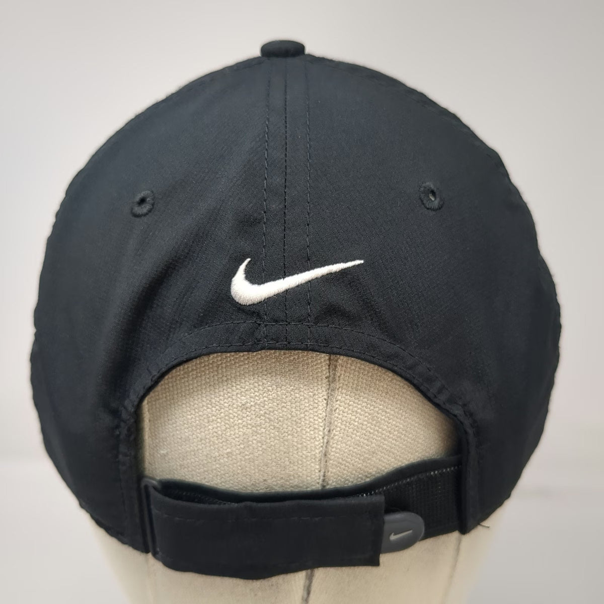 Nike Idaho Vandals NCAA Hat Black Yellow White OSFM Cap Dri-Fit Strapback Logo