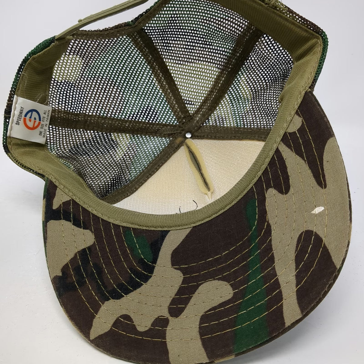 Speedway Trucker Hat Green One Size Mesh Back Camo Embroidered Mallard Duck Sun