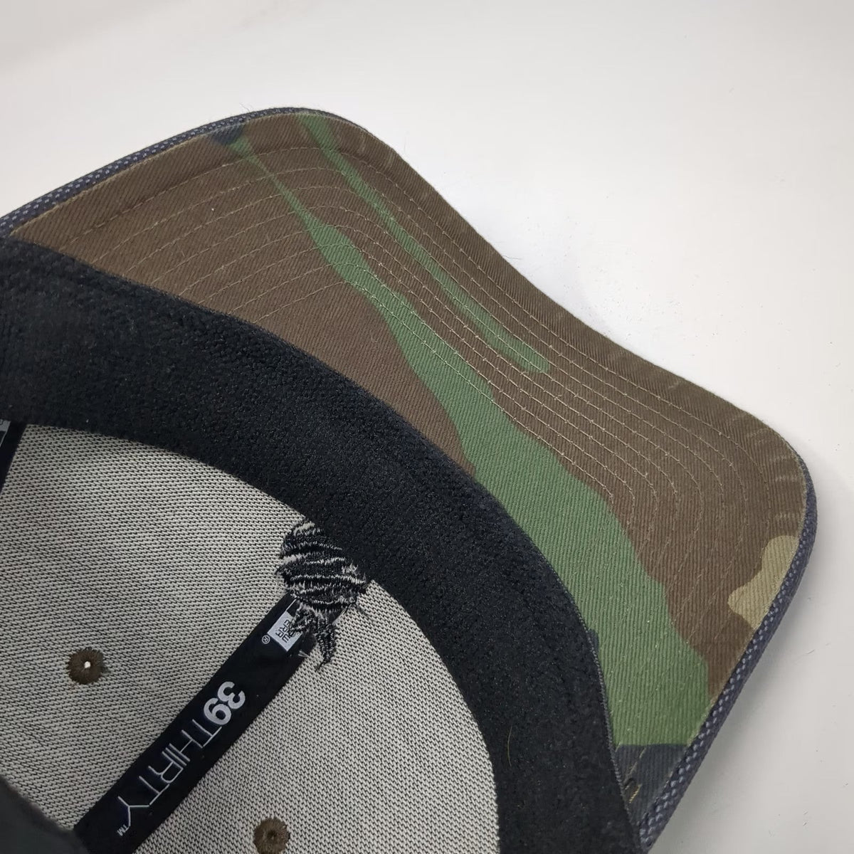 New Era 39THIRTY Baseball Cap Green Camo M Robinson Fresh Stretch Fit Hat