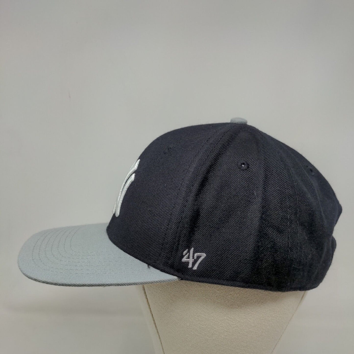 '47 Brand Men's Snapback Hat Blue OSFA Embroidered New York Yankees Logo