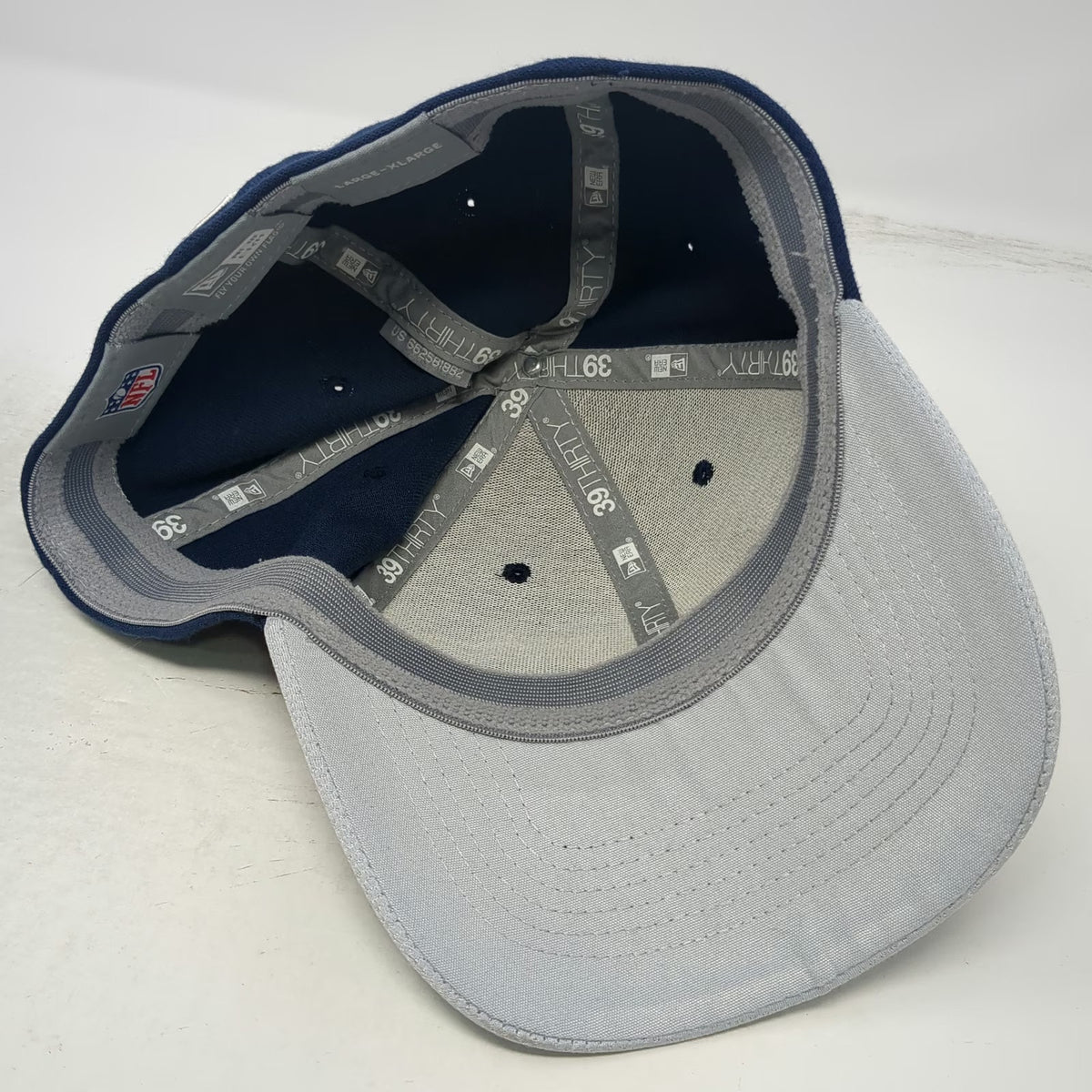 New Era Seattle Seahawks NFL Blue XL 39THIRTY Stretch Fit Curved Bill Logo Hat