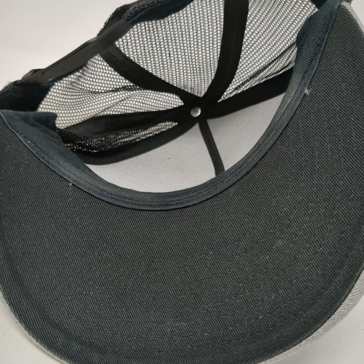 Quiksilver Trucker Hat Gray Black One Size Snapback Mesh Front Logo Patch