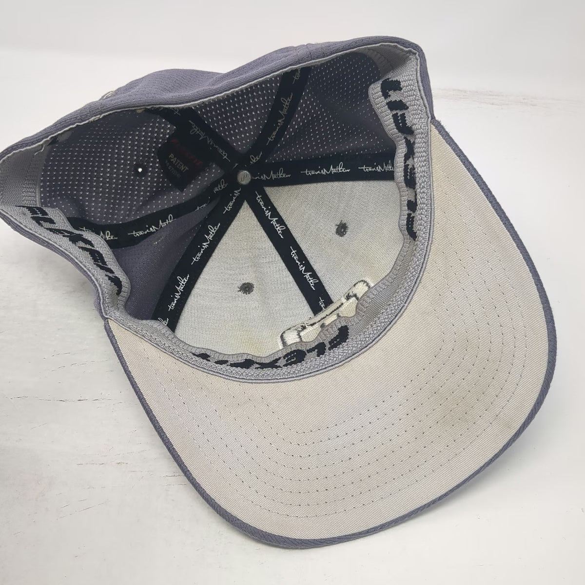 TravisMathew Baseball Cap Gray M Fitted Hat Flexfit Polyester Curved Brim Golf