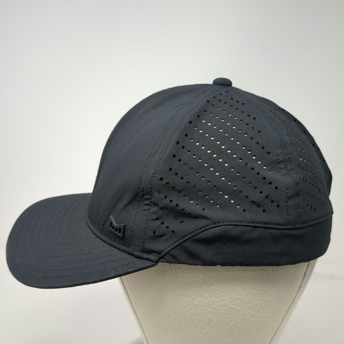 Melin Baseball Cap Black XL Perforated Graphic Lining Hydro Tech Stretch Hat
