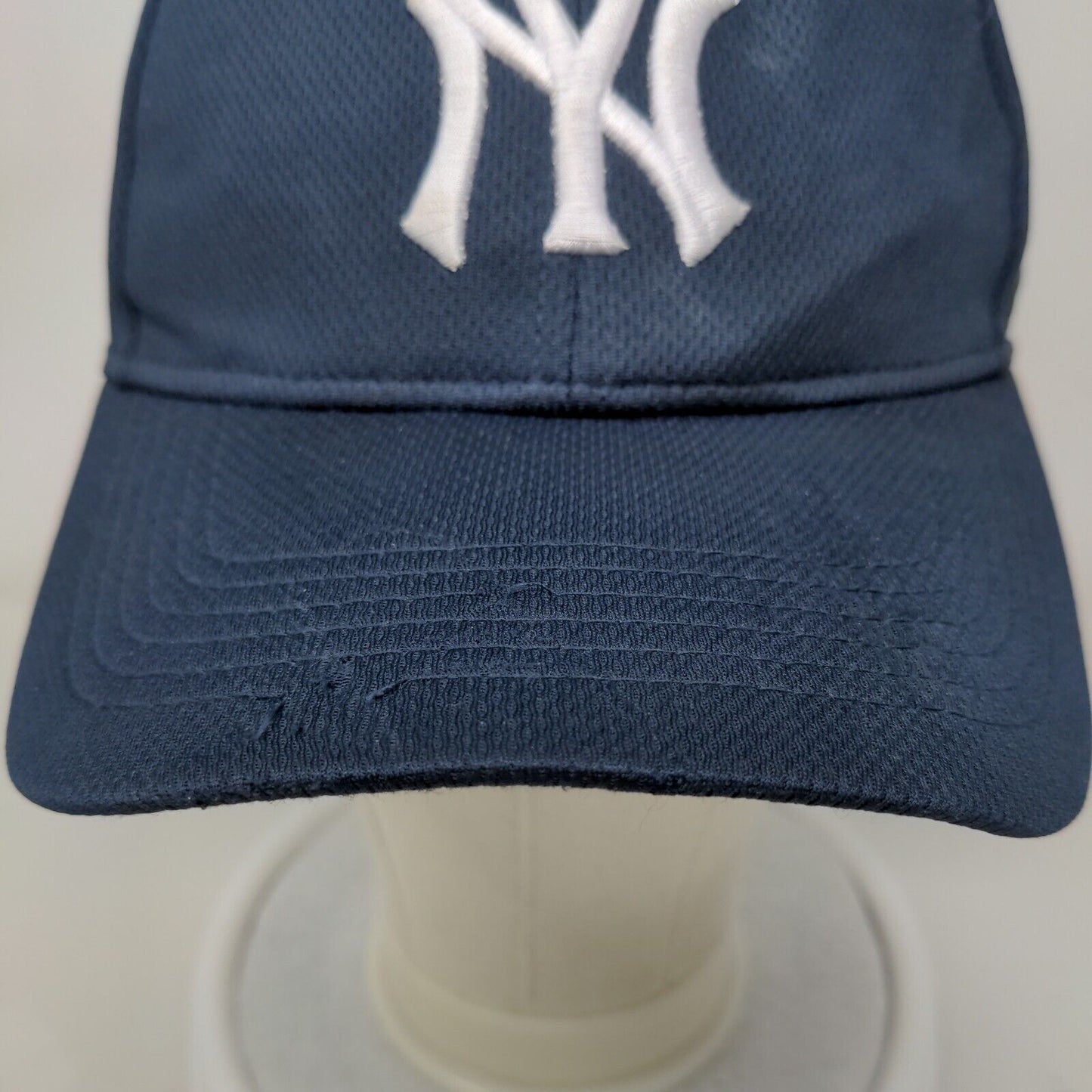Team MLB Men's Strapback Hat Blue OSFM New York Yankees Embroidered Logo