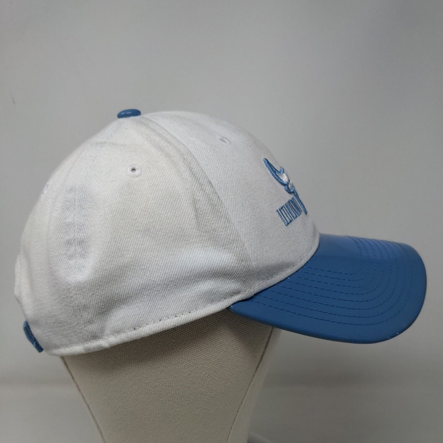 New Era Mens Strapback Hat White Blue OSFA Chicago Bulls 9Forty Mirrored Text