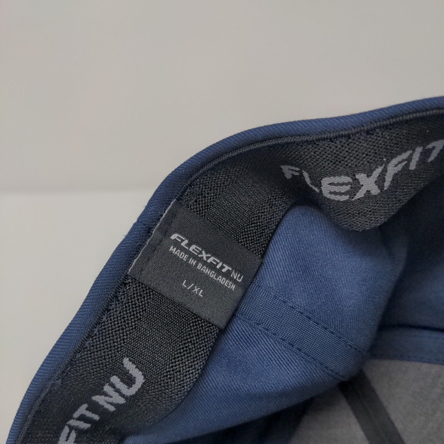 Avalon Fitted Hat Blue L/XL Flexfit NU Embroidered Lightweight 6 Panel Yupoong