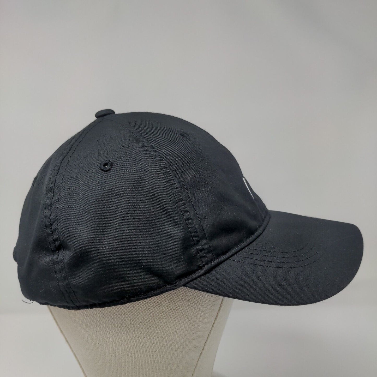 Nike Strapback Golf Hat Black OSFA Adjustable Swoosh Logo 6 Panel Polyester
