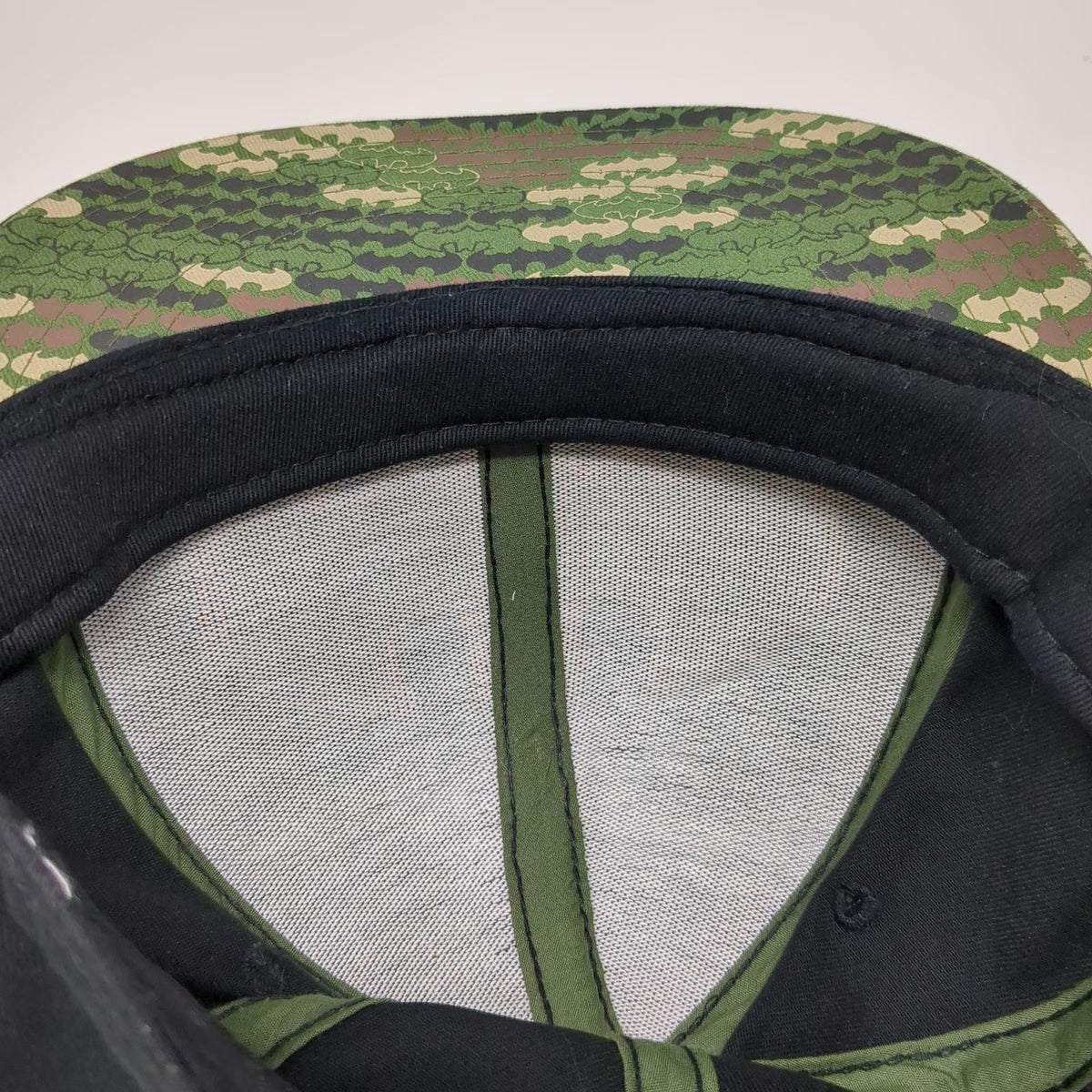 DC Comics Batman Baseball Cap Black XL Fitted Camo Logo Graphic Flat Brim Hat
