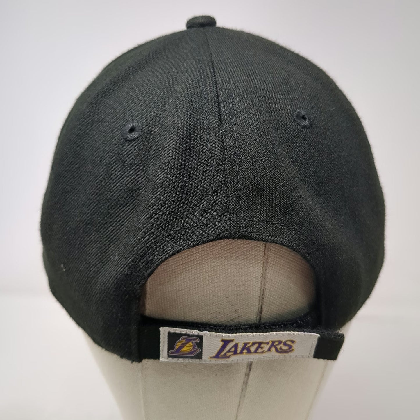 Los Angeles Lakers NBA New Era Black One Size Cap Embroidered Logo Strapback
