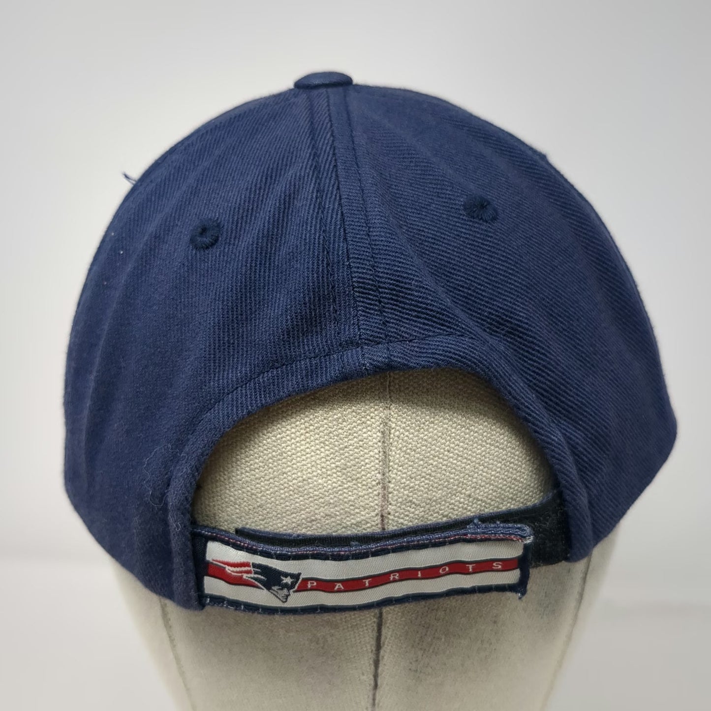 New England Patriots NFL Team Apparel Blue OSFM Cap Cotton Strapback Embroidered