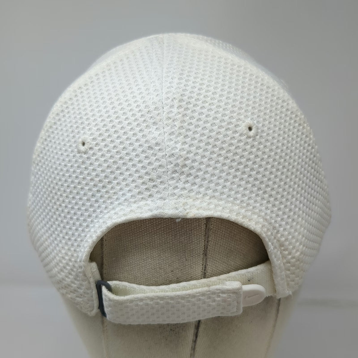 Nike Baseball Cap White One Size Dri-FIT Heritage86 Mesh Slideback Hat Swoosh
