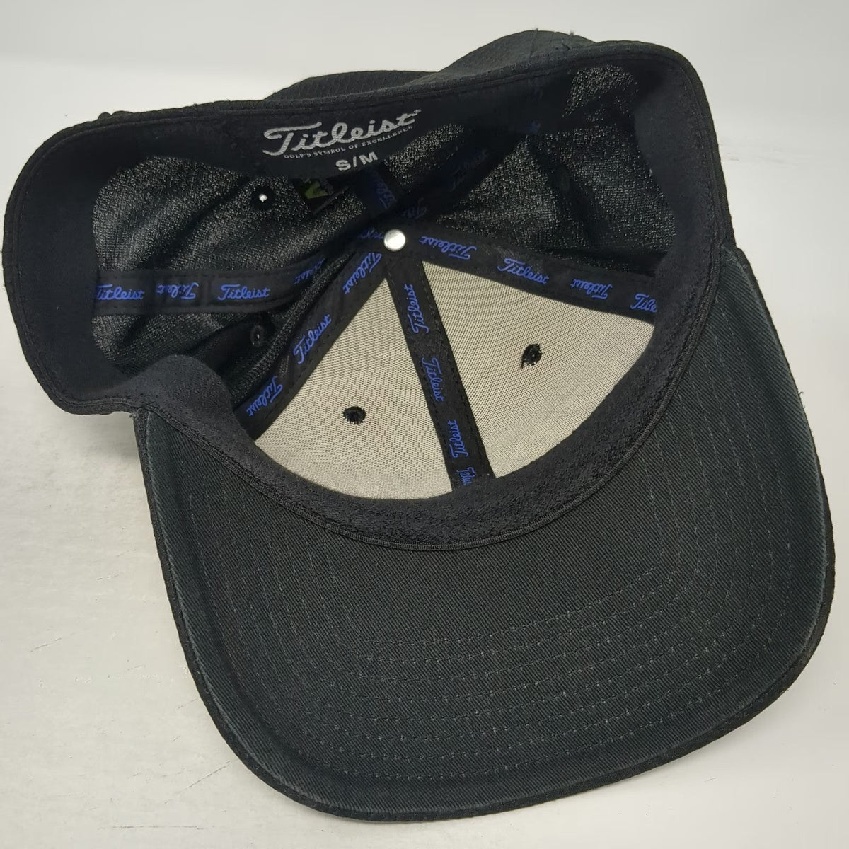 Titleist Baseball Cap Black M Pro V1 FootJoy Performance Fitted Stretch Hat