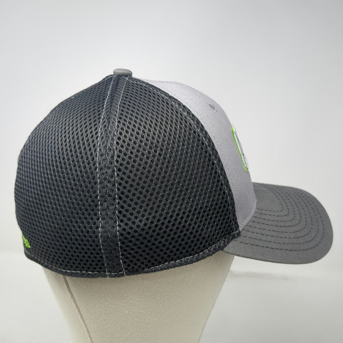 New Era Seattle Seahawks NFL Gray Cap L Mesh Back Stretch Fit 39THIRTY Logo Hat