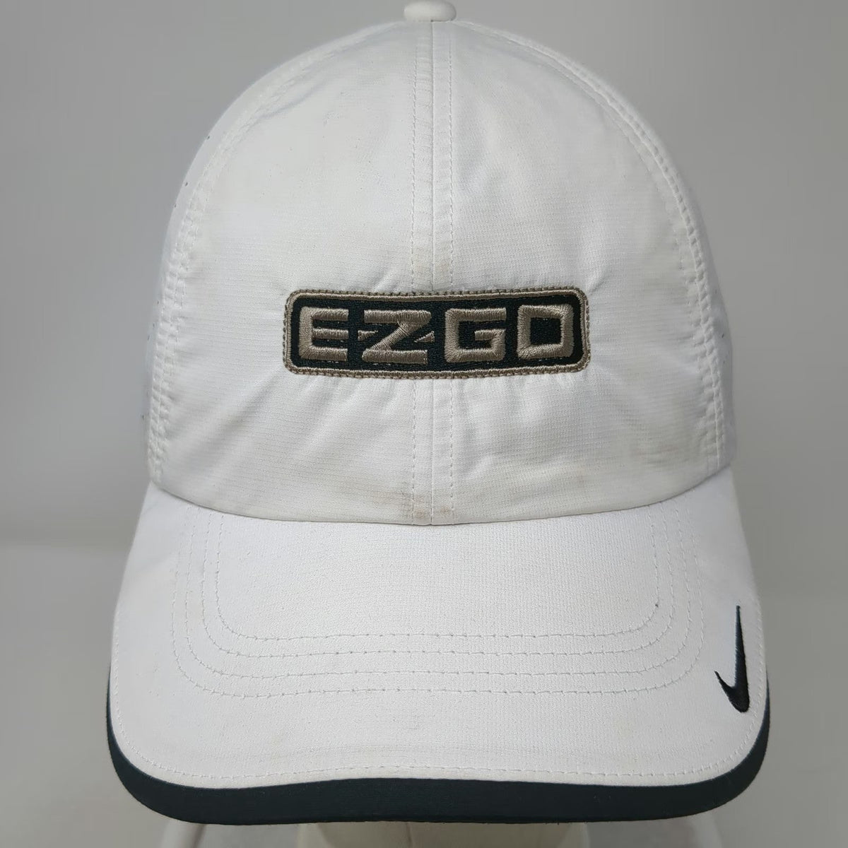 Nike Golf Baseball Cap White One Size EZGO Perforated Strapback Swoosh Hat