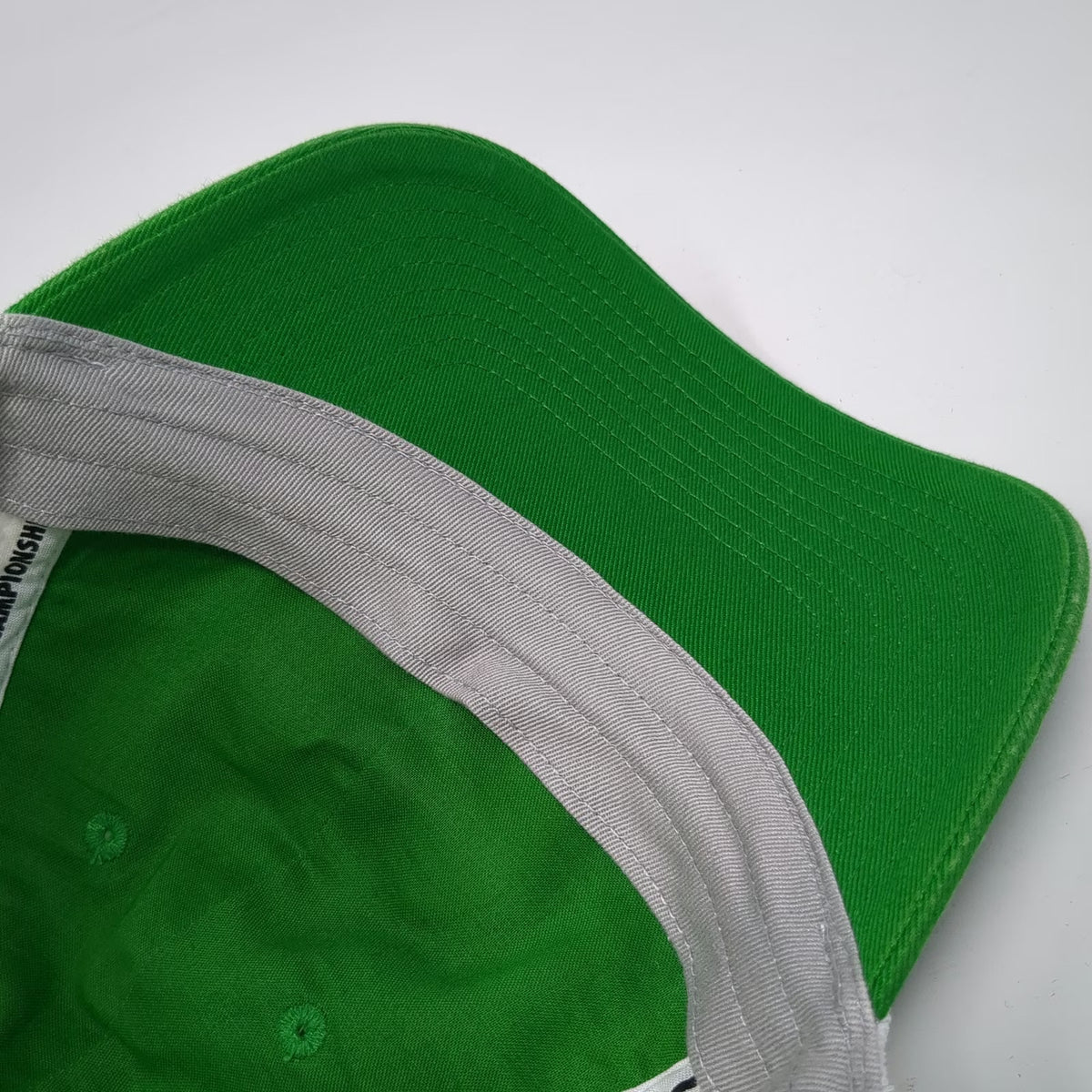 Nike Oregon Ducks NCAA Green L Mesh Back Adjustable Slideback Hat Swoosh Logo