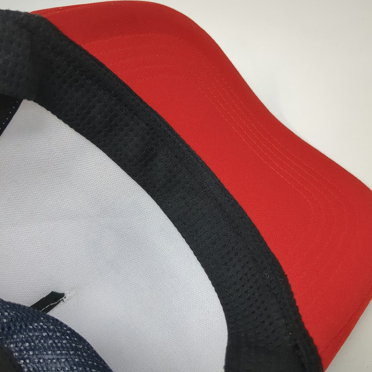 Salomon Trucker Hat White Red Blue One Size Mesh Snapback Mountain Graphic Print