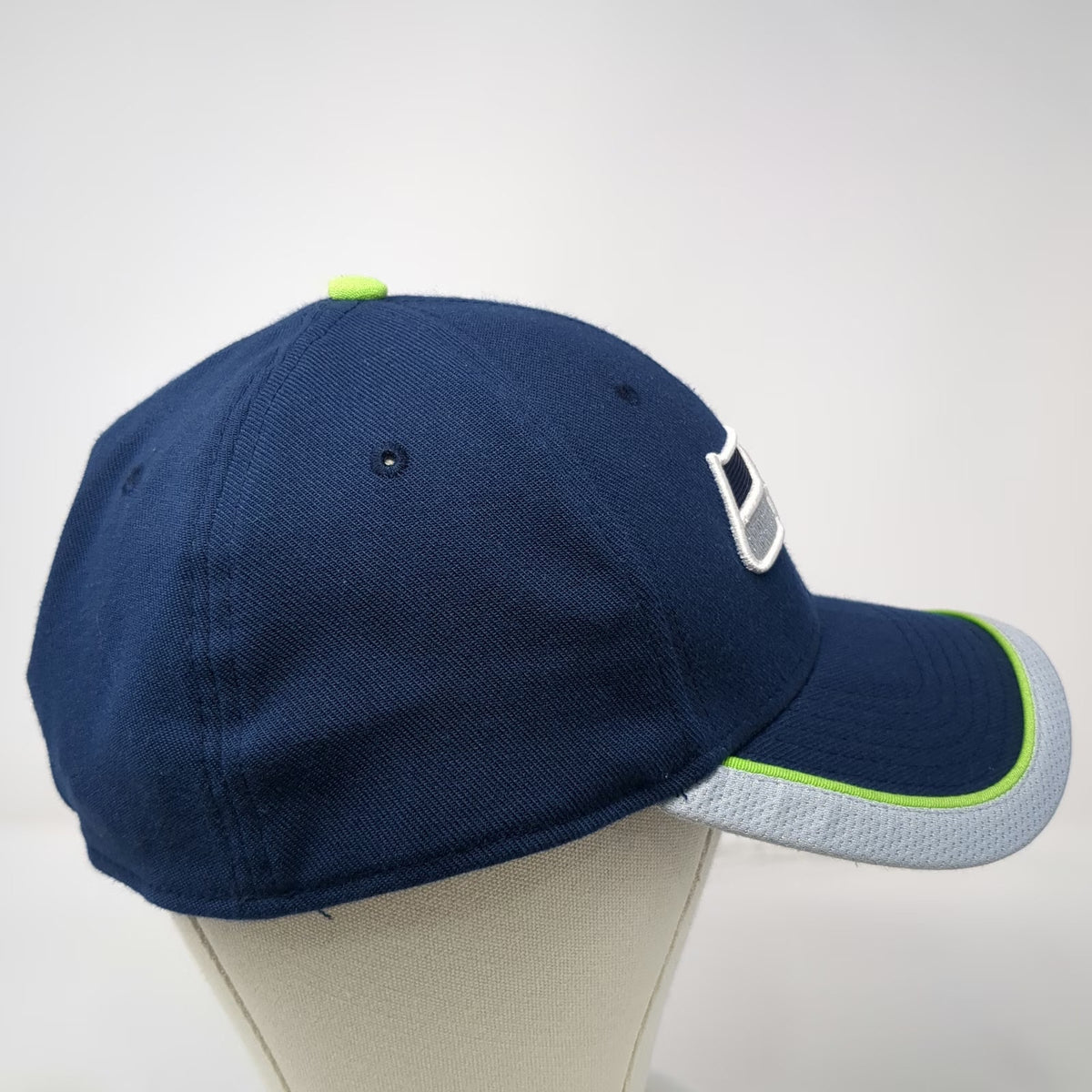 New Era Seattle Seahawks NFL Blue XL 39THIRTY Stretch Fit Curved Bill Logo Hat