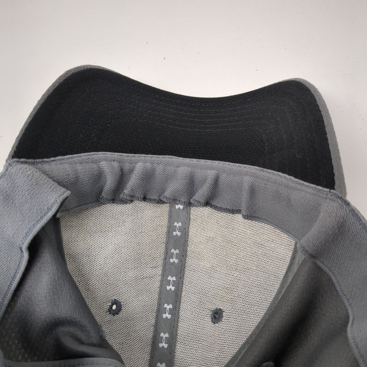 Under Armour Fitted Hat Gray MD/LG Embroidered Logo Solid 6 Panel