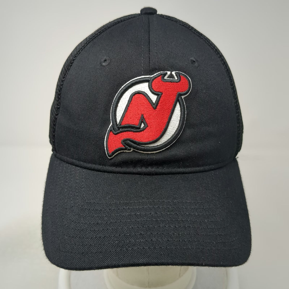 New Jersey Devils NHL Fanatics Trucker Hat Black Red White One Size Snapback