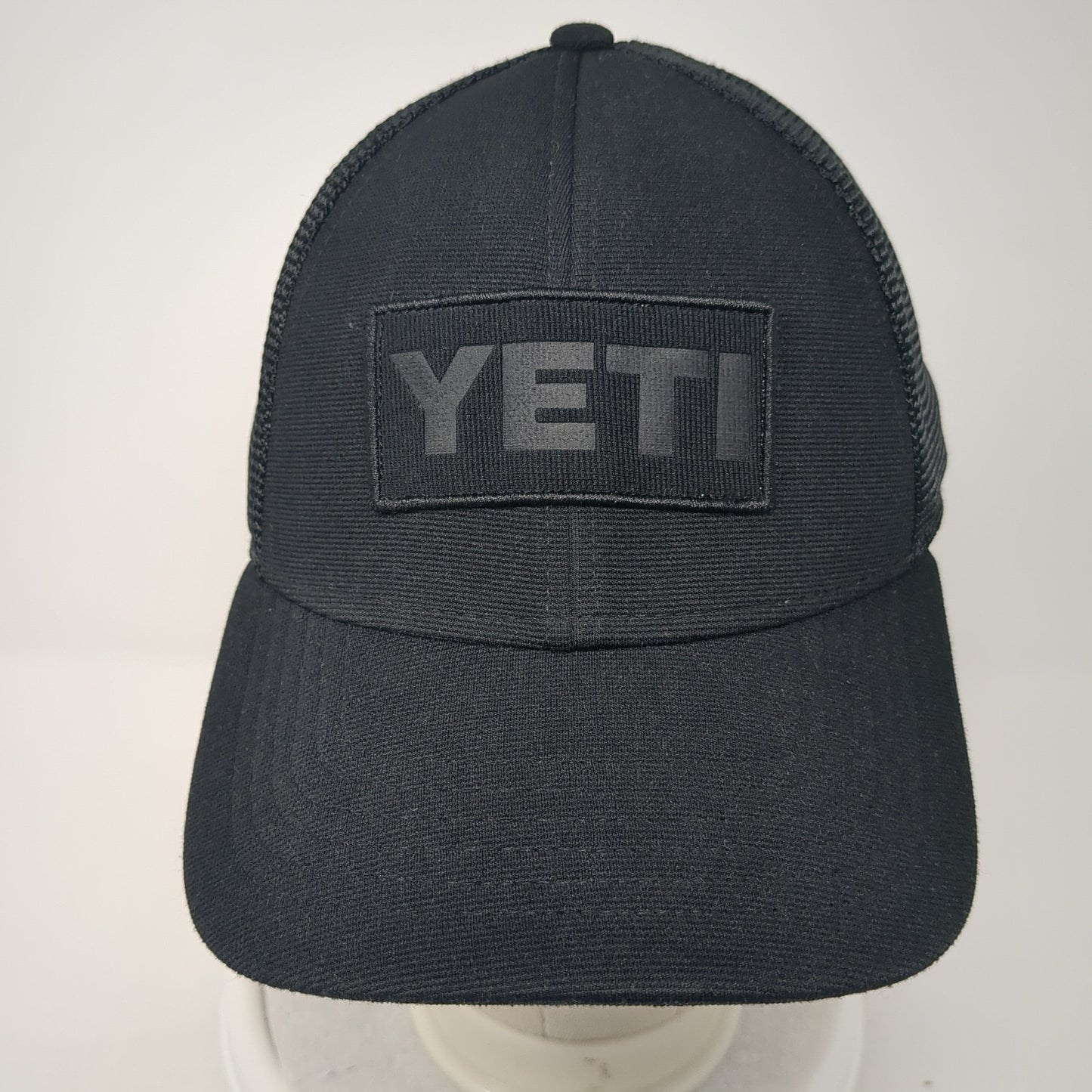 YETI Snapback Mesh Back Trucker Hat Black One Size Adjustable Outdoor