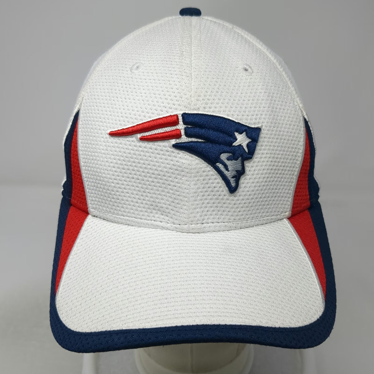 New England Patriots NFL New Era Cap White Size M 39THIRTY Stretch Fit Blue