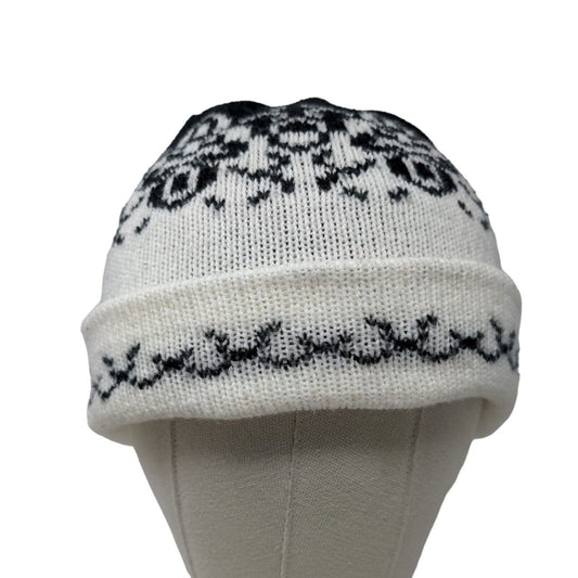 English Village Women's Knit Beanie Hat Cap Black White Fair Isle Acrylic