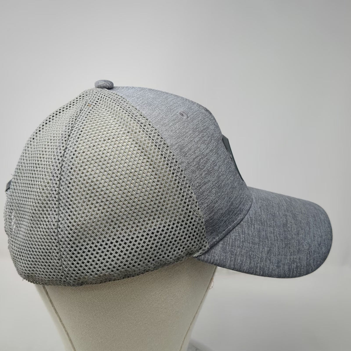 Under Armour Trucker Hat Gray One Size Snapback Heathered Mesh Back Logo Patch