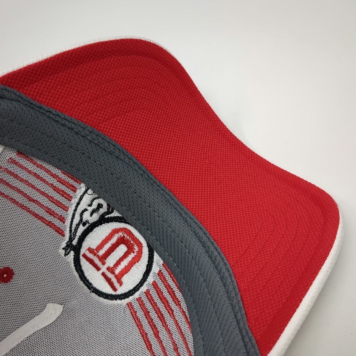 Under Armour Utah Utes NCAA 5 Panel White Hat One Size Strapback Iso-Chill